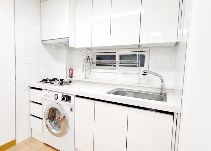 Villa Heistay-30sec From Hongdae Subwaystop-elevator