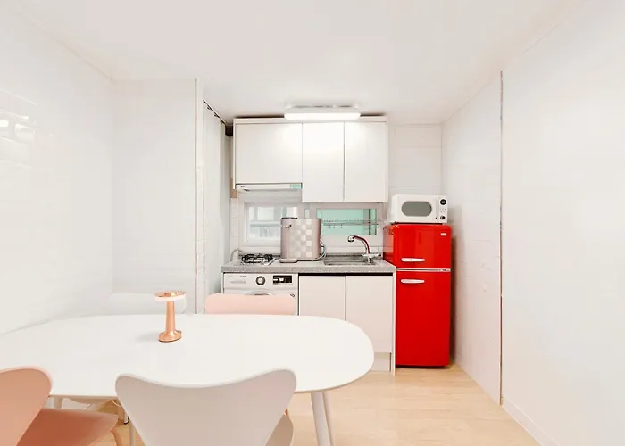 Heistay-30sec From Hongdae Subwaystop-elevator * Seoel