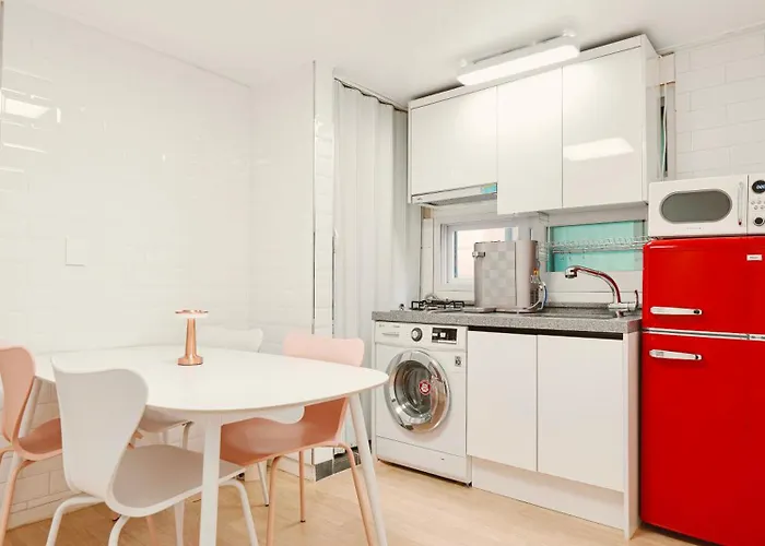 Villa Heistay-30sec From Hongdae Subwaystop-elevator