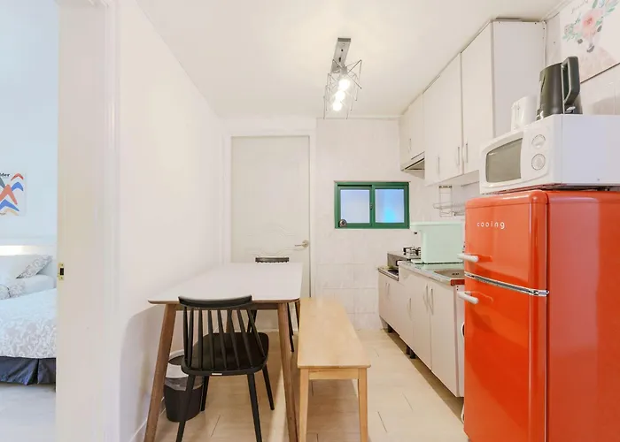 Villa Heistay-30sec From Hongdae Subwaystop-elevator *