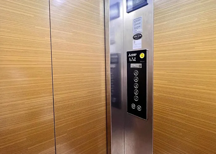 Heistay-30sec From Hongdae Subwaystop-elevator *